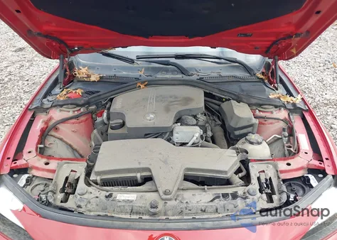 2016 BMW 320I xDrive z USA, uszkodzony, nr VIN WBA8A3C51GK689177